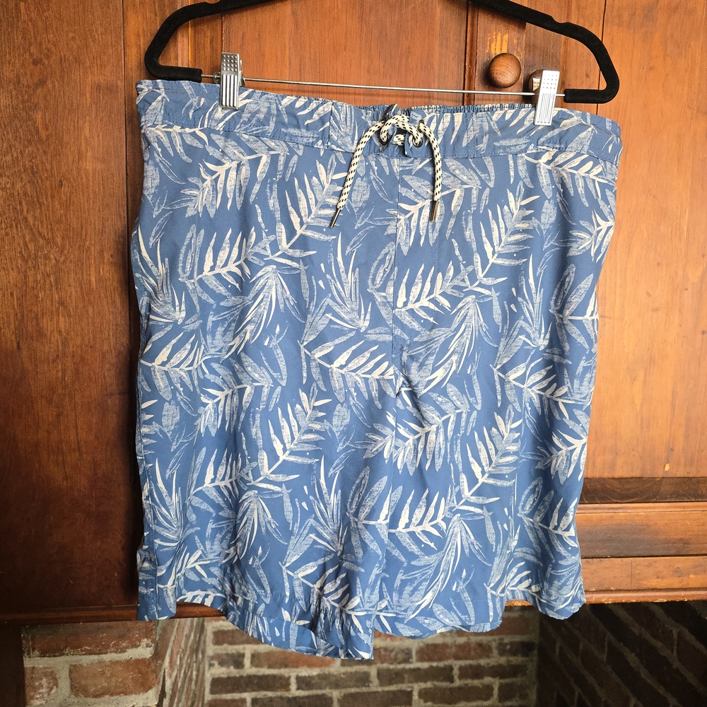 Sonoma Blue and White Leaf Patterned Lined Drawstring Board Shorts - XL